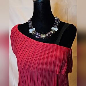 LOFT statement necklace. Featuring a sophisticated blend of natural-looking amet